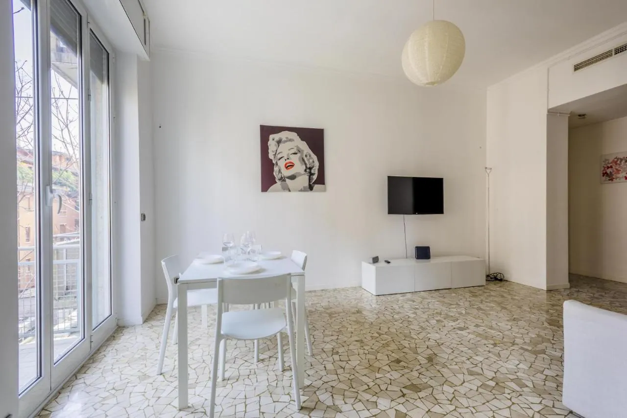 Апартаменты Spacious And Elegant House In Brera By Easylife Милан