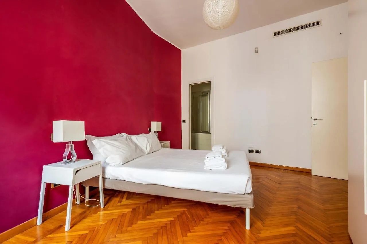 Spacious And Elegant House In Brera By Easylife Милан Италия
